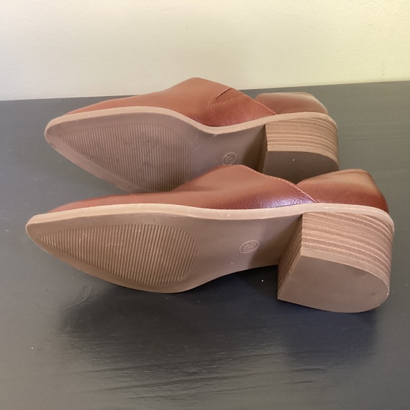 Universal Threads Women’s Rylie Slip On Boots Faux Leather Brown Size 6.5 - Picture 6 of 7